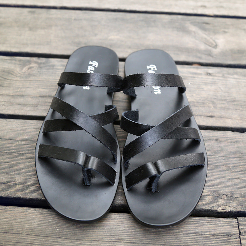 Simple men's flip-flops with cross straps, flat and suitable for outdoor wear